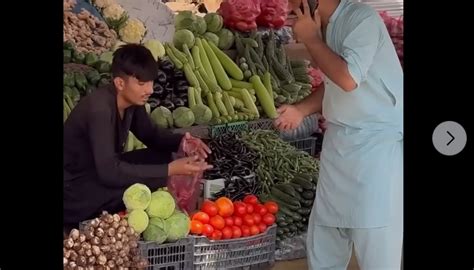  The Xian Niang:  A Tale Filled With Unexpected Kindness From A Humble Melon Seller!